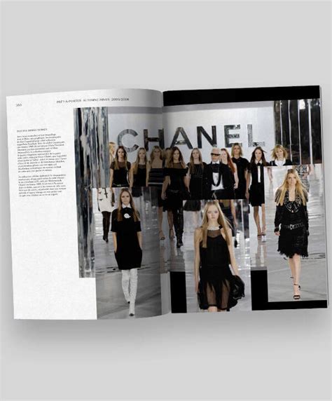 livre défilé chanel
